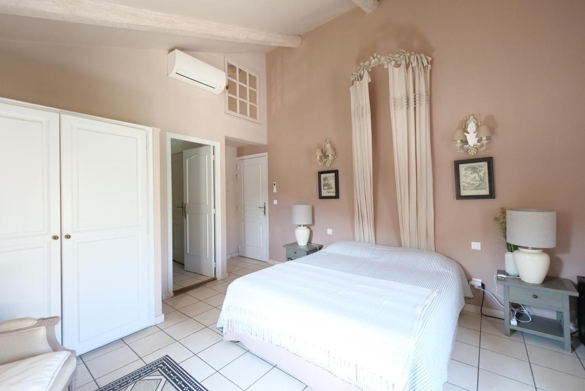 Chambres Du Vieux Bistrot Кабриер-д'Авиньон Экстерьер фото